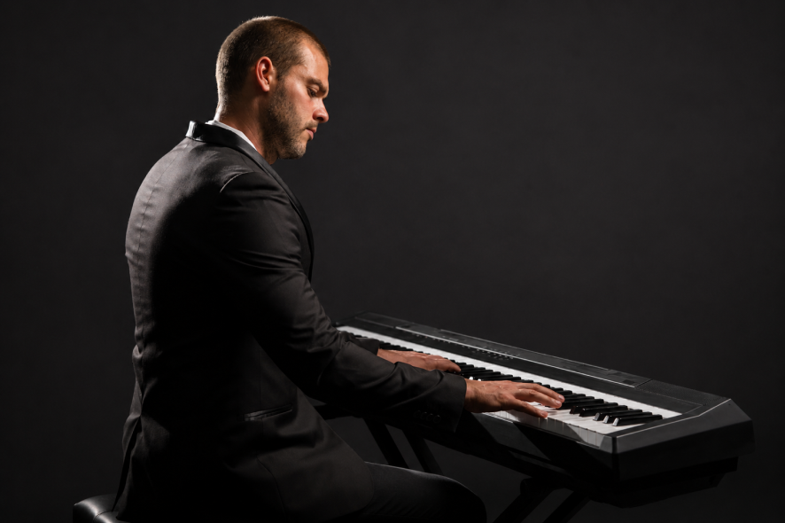 Corso di pianoforte moderno a Milano - Lezioni di piano per bambini e adulti